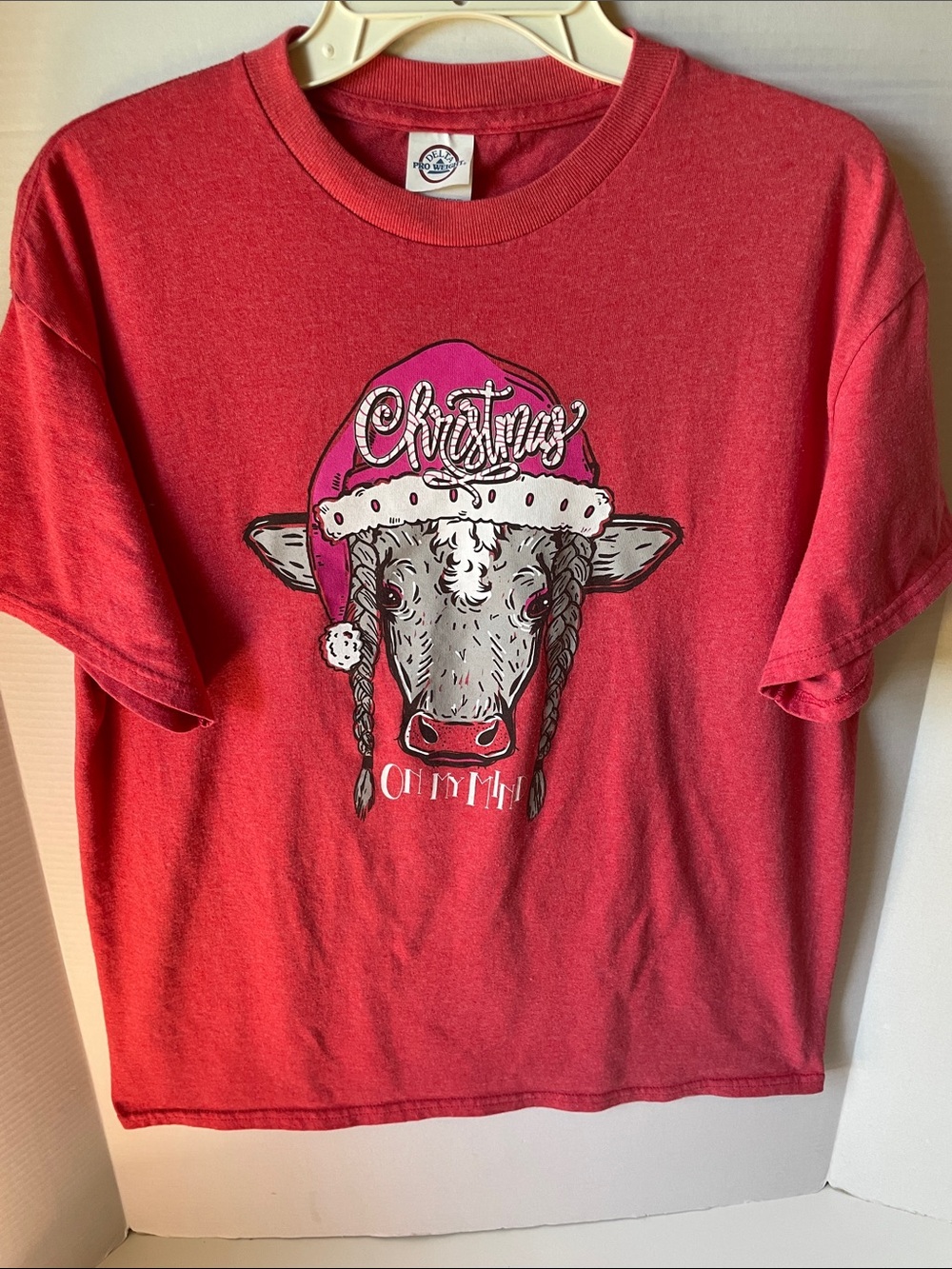 Delta Women's Size Large  Red Graphic Christmas Cow Tee Christmas on my mind